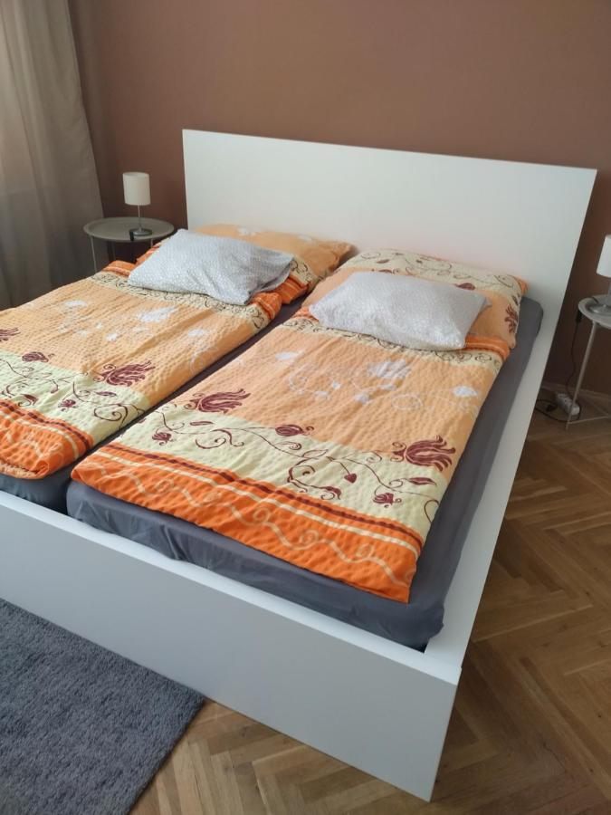 Flat Lesna Brno Lägenhet Exteriör bild